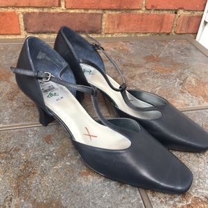 Dark navy Mary Jane style pumps